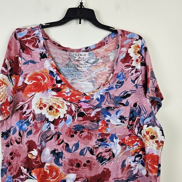 Torrid Classic Fit Top 4X Pink Floral Short Sleeve V-Neck Size 0/L - Picture 3 of 6